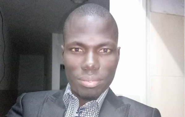 Kaolack : Adji Mergane honore la mémoire de feu Papa Mamadou Mbengue en offrant un billet pour la Mecque à son père