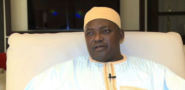 Gambie : Adama Barrow limoge son ministre de l’Intérieur