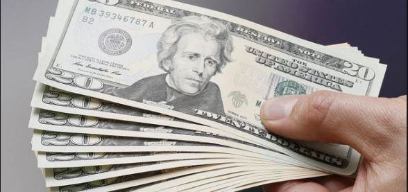 La Douane saisit 1900 billets noirs au format 100 dollars