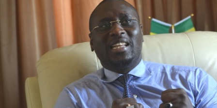 Non à ces séries de rencontres au palais de la République ! ( Par Serge Ibrahima Malou de l’APR)