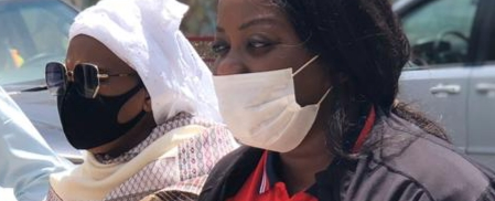 Lutte contre le coronavirus : La plateforme “Covid-19/ Les femmes debout” au marché Castors pour offrir des masques (images)