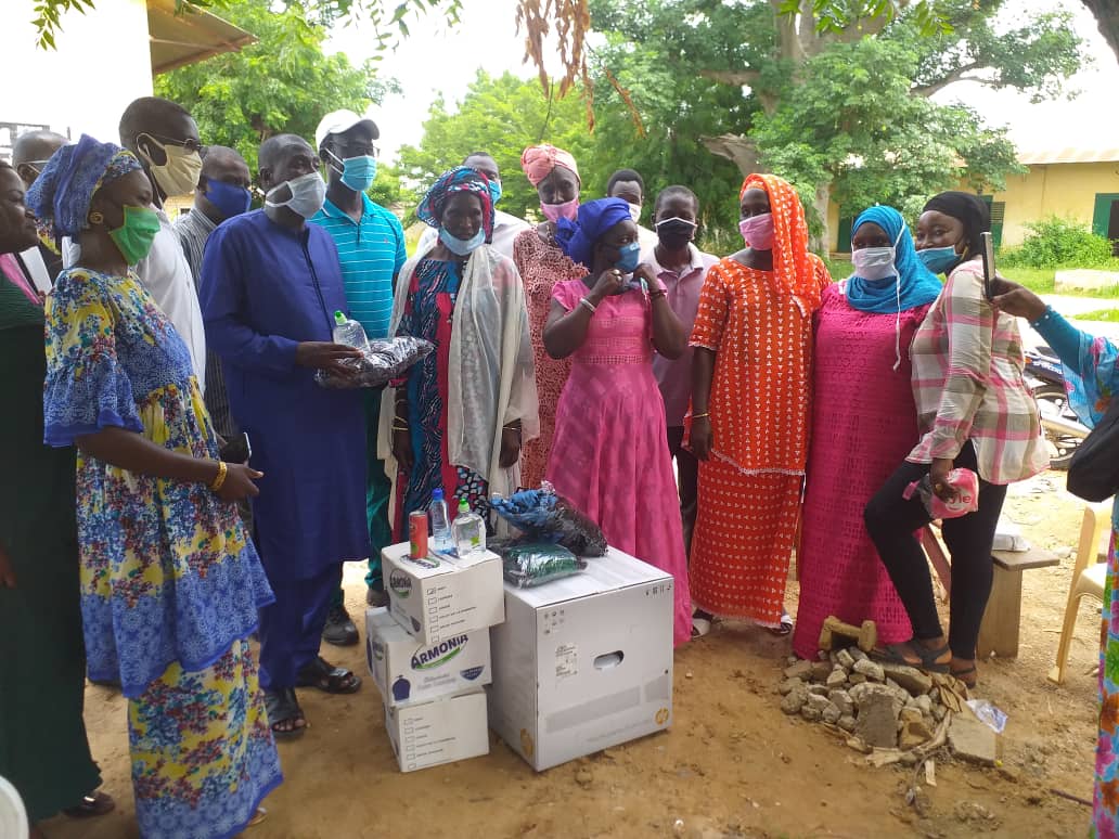 Kaolack : Adji Mergane Kanouté gâte son ancien CEM avec des masques, des gels, une photocopieuse…