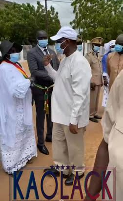Kaolack : Macky Sall reçu en triomphe par Adji Mergane et Cie (images)