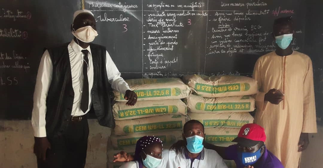 Kaolack : Adji Mergane Kanouté offre une tonne de ciment à l’école Ibrahima Fall et “arme” les élèves de Bongré…