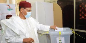 Présidentielle au Niger : un second tour entre Mohamed Bazoum et Mahamane Ousmane