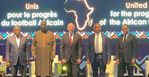 Foot: le Sud-Africain Patrice Motsepe élu président de la CAF, Me Augustin Senghor, 1er vice-président