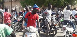 Dakar : les motocyclettes interdites de circulation