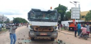 Kaolack : Un conducteur de moto-jakarta tué par un camion malien, le conducteur sauvé par la Police