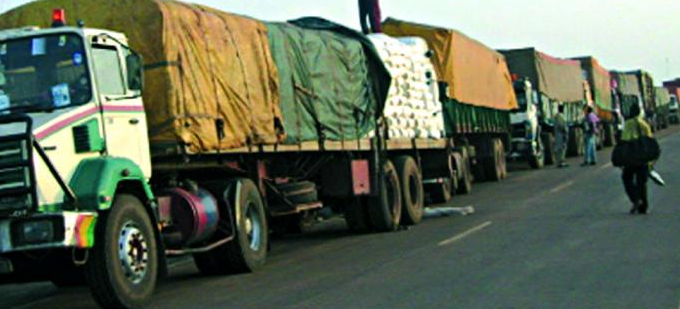 Les Camions maliens rapportent 253 milliards au Sénégal chaque année