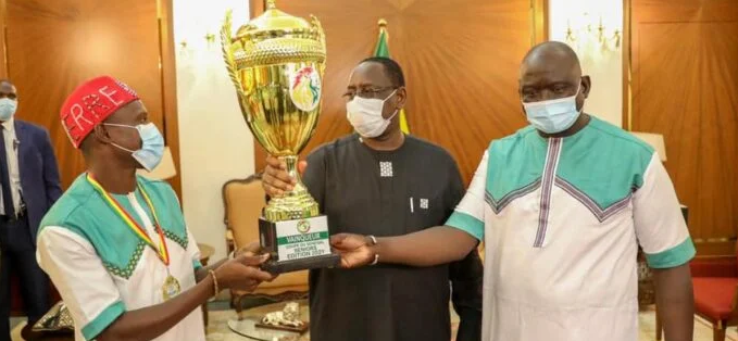 Sports : Macky Sall a reçu le vainqueur de la coupe du Sénégal, le Casa sports