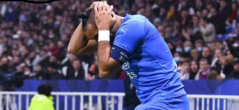 OL-OM : la sanction contre l’auteur du jet de bouteille sur Payet est tombée !