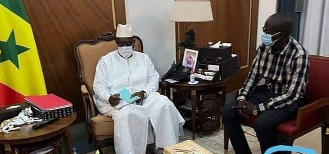 « Un président ne devrait pas faire ça… » Coup d’œil d’Adama