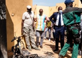 Dougar : Le Directeur du port au chevet des habitants de la cité portuaire dont les maisons ont été vandalisées