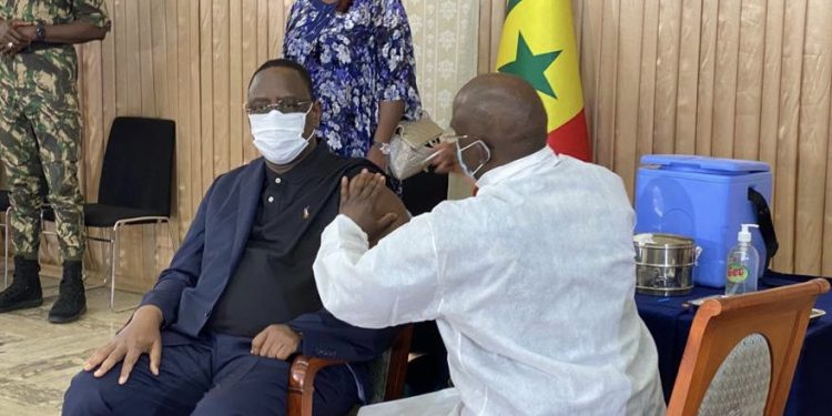 Covid-19 – Macky Sall insiste sur l’instauration du pass sanitaire dans les lieux publics