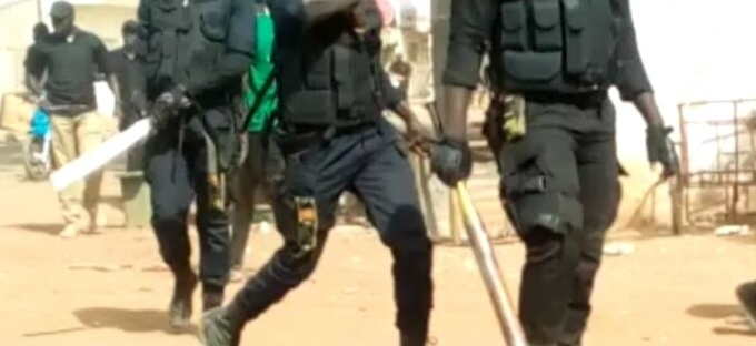 «Port illégal de tenues et des attributs des forces spéciales» : Les mises en garde de la Police