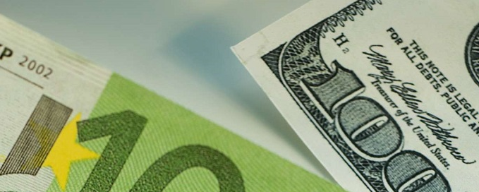 L’Euro est tombé mardi à un dollar, seuil qui n’avait pas été atteint depuis 2002