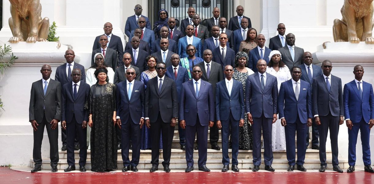 Le Gouvernement d’expédition des affaires courantes : un Gouvernement ou une ombre gouvernementale ?