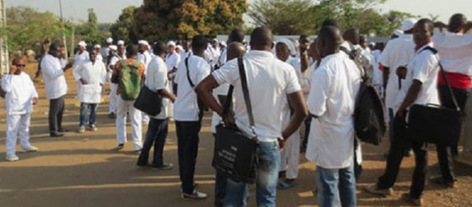 Humeur : Les écoles de santé dans la rue ce lundi