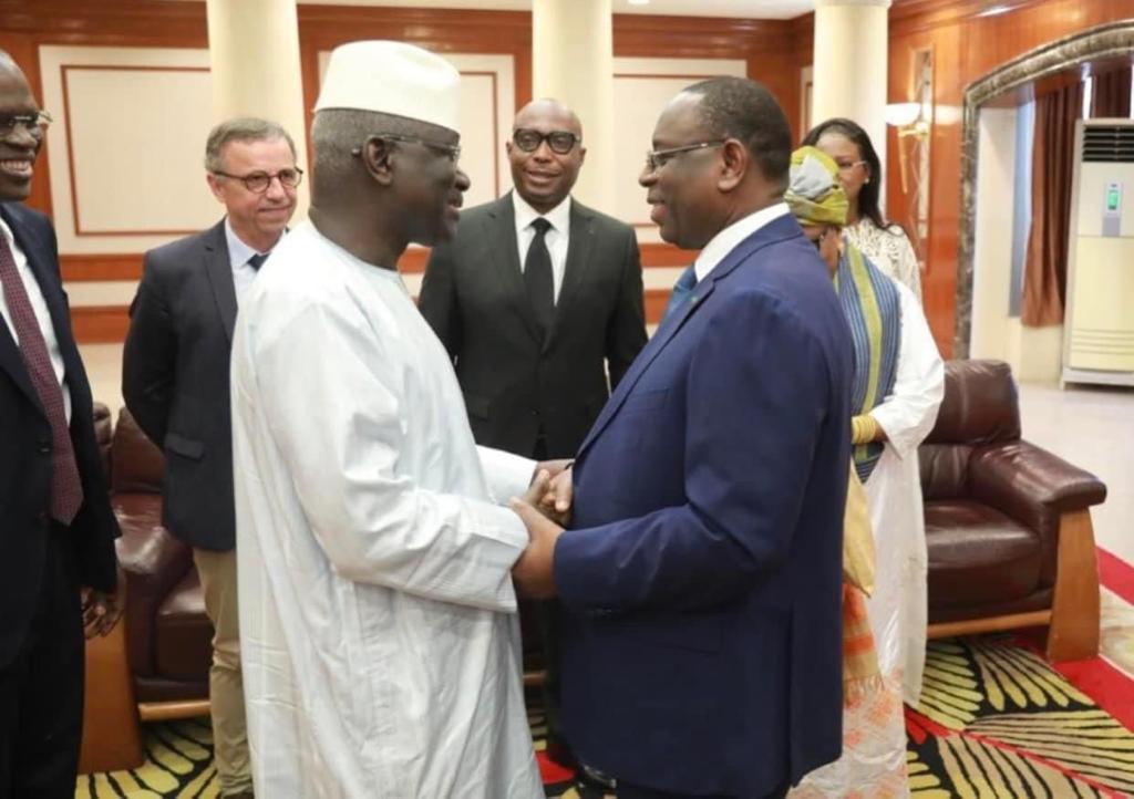 Poignée de main entre Macky et Habib Sy : La réaction de Yewwi