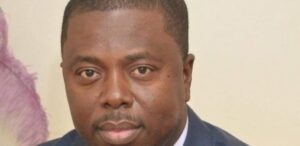 Le dialogue à coups pris (Par Amath Diouf)