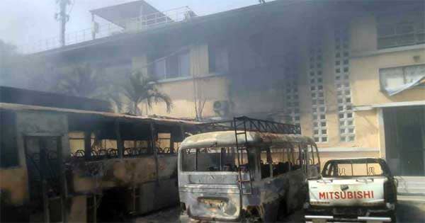 UCAD : le Recteur et le DG du COUD les lieux du sinistre