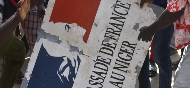 Niger: face à une potentielle intervention armée, plusieurs ambassades réduisent leurs effectifs