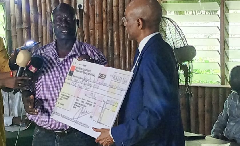 Projet du port de Ndayane : Le DG Mountaga Sy a remis des chèques aux personnes affectées , ce vendredi