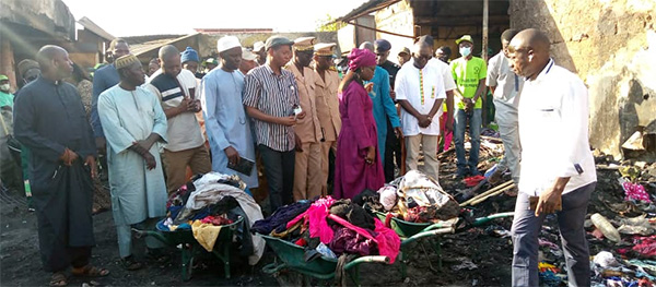Incendie du marché Boucotte : L’Etat donne 50 millions et 10 tonnes de riz aux sinistrés