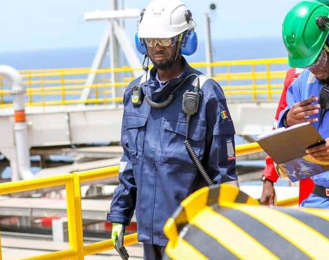 Plateforme de Sangomar : En immersion, Diomaye salue “l’abnégation et le mérite” des précurseurs