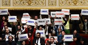 France: des décrets d’application de la loi immigration publiés au Journal Officiel