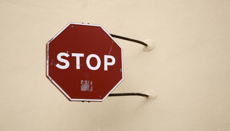 HALTE AUX DÉFIANCES ! Par Issa Kane)