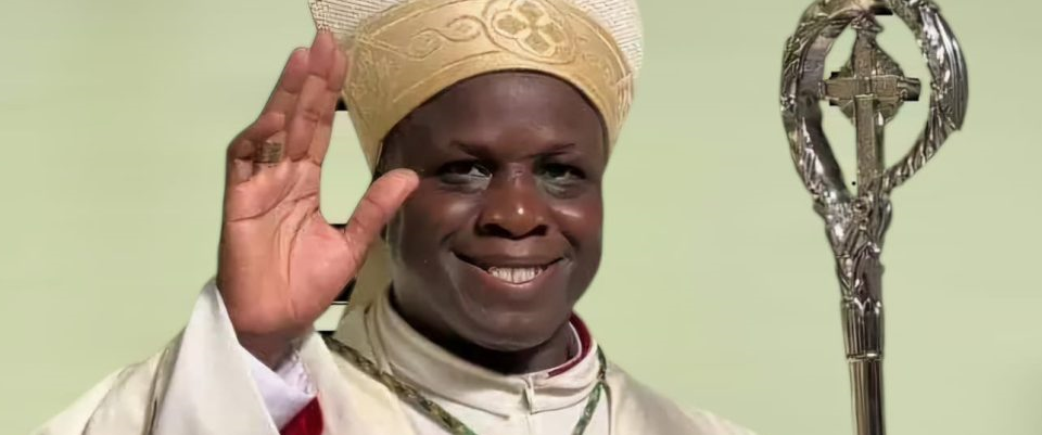 Mgr Manga prend possession de son diocèse et nomme deux Vicaires Généraux