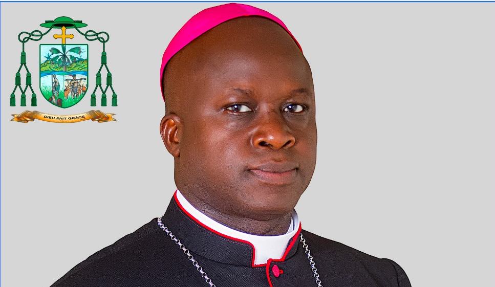 Hommage à Monseigneur Jean Baptiste Valter Manga (Par Emmanuel Ngom)
