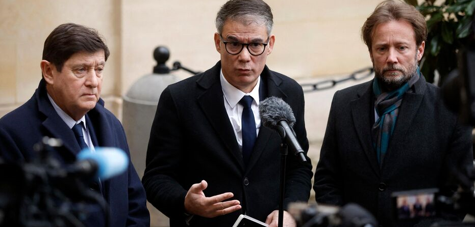 France: la gauche et l’extrême droite vent debout après l’annonce du gouvernement Bayrou