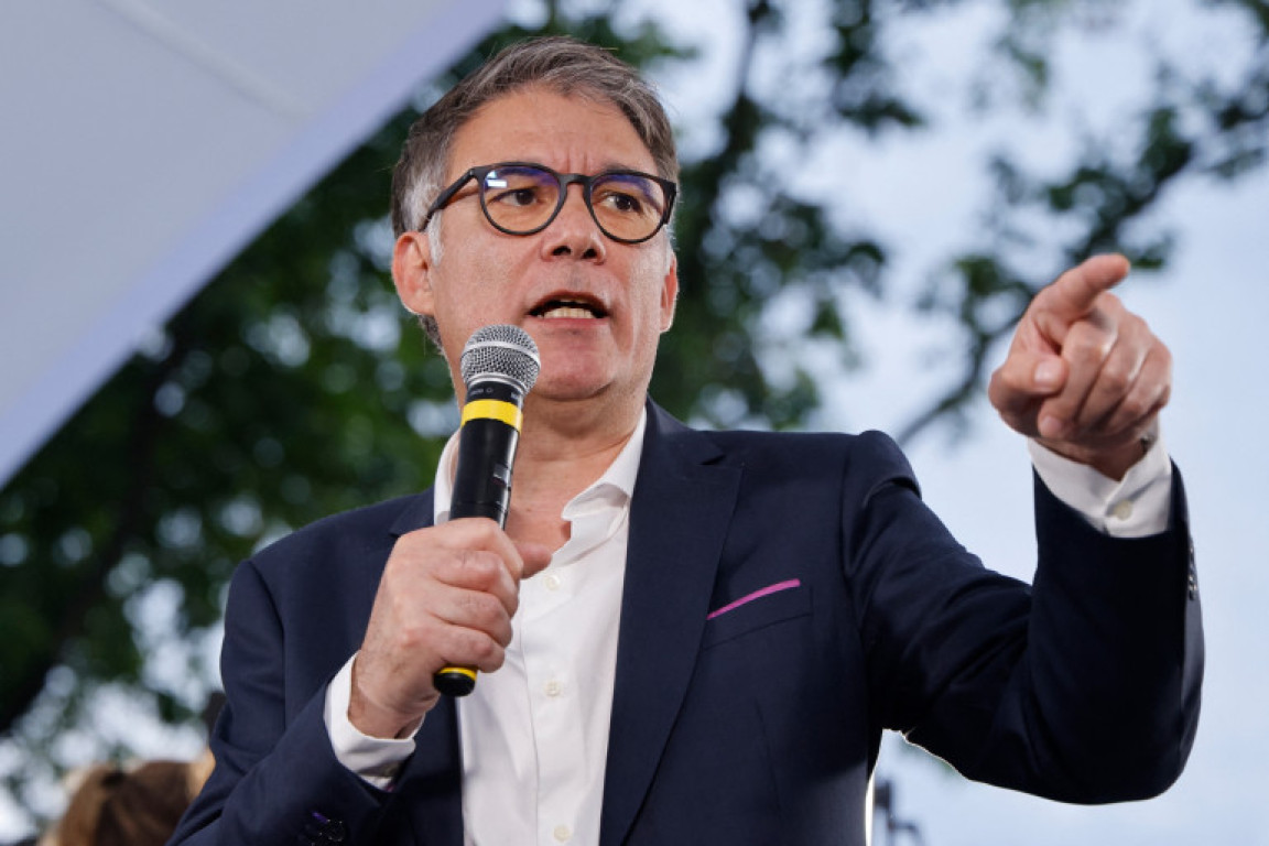 France : le PS prêt à négocier avec les macronistes et LR sur la base «de concessions réciproques»