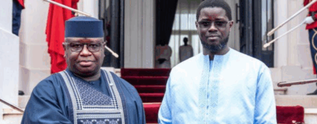 Dakar : Le président Julius Maada Bio reçu par Bassirou Diomaye Faye