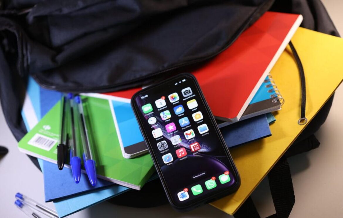 Interdiction du téléphone l’école : La position favorable d’un syndicaliste