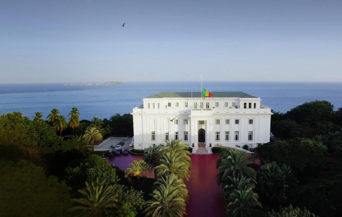 Remaniement gouvernemental : Des sorties, des entrées, des saucissonnages, des dénominations…