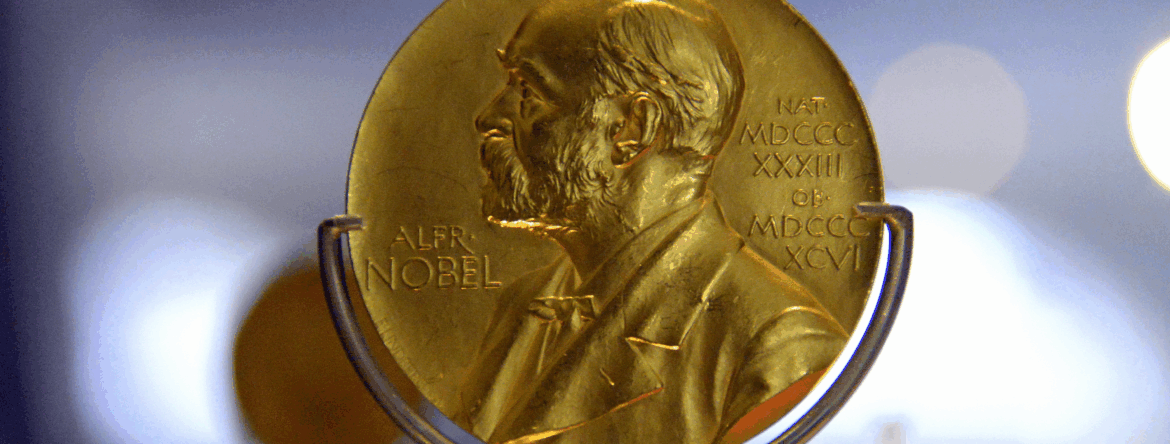 Le Nobel de physique 2025 décerné au Français Michel H. Devoret, à l’Américain John M. Martinis et au Britannique John Clarke