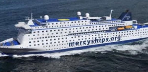 Dakar : le bateau hôpital mercy ships africa a accosté