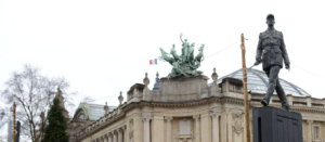 « Il ne faut surtout pas déboulonner la statue de Charles de Gaulle, il faire comme Me Wade » (Collectif Sortir du Fcfa)