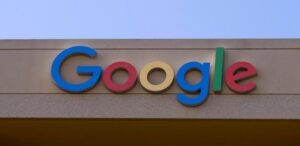 Covid-19 : Google et Facebook rendent le vaccin obligatoire dans leurs locaux