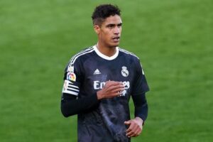 Mercato : Manchester United s’offre Varane !