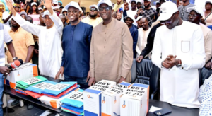 Parrainage : Mountaga Sy remet près de 200000 signatures à Amadou Bâ