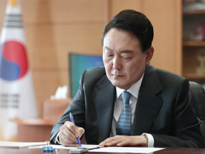 La Cour constitutionnelle de Corée du Sud destitue le président Yoon